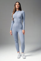 Julia (176 cm), trägt Größe M, Unterbrust:65, Taille:63